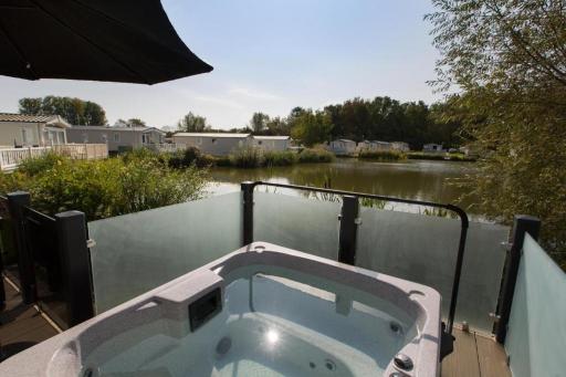 Mallard Lake - Housity