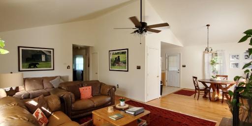 Bear Bluff - Housity