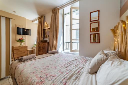 La Cabane Camarguaise en centre ville - Une Nuit à Nîmes - Housity