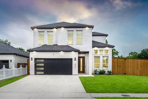 Spectacular 4BRs Home in Downtown Dallas - Housity