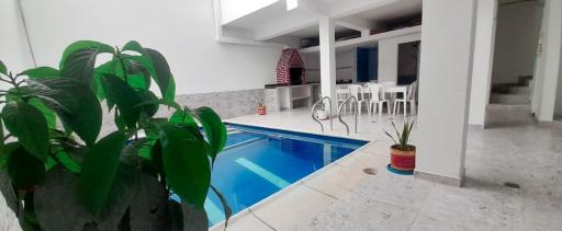 Paradise-Family Vacation - Housity
