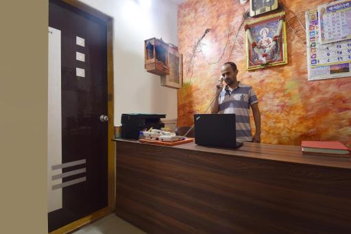 OYO Flagship 45953 Hotel Sunshine Residency - Housity