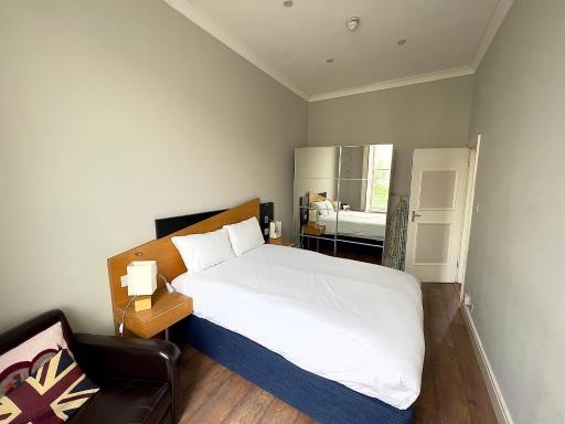Super Flat in The Heart of Westminster - Housity