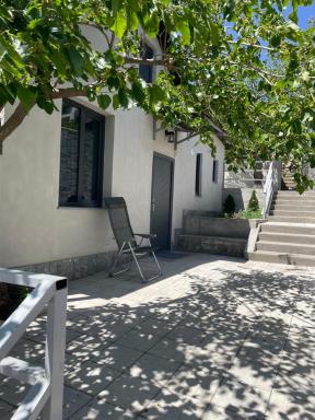 Antarayin House - Housity