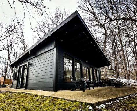 Black Walnut Cabin - Housity