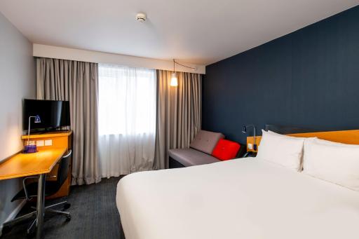 Holiday Inn Express Manchester - Salford Quays, an IHG Hotel - Housity
