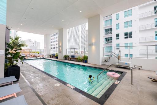Fabulous Apartment with Pool, Gym, Lounge - Prime Location, Miami - Housity