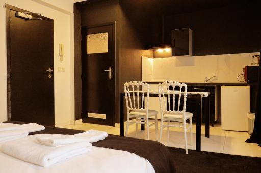 Albert gare du Midi , 29 - Housity