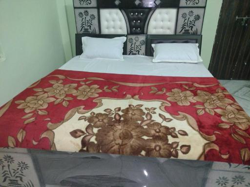 OYO Home Love To Serve Restaurant - Housity