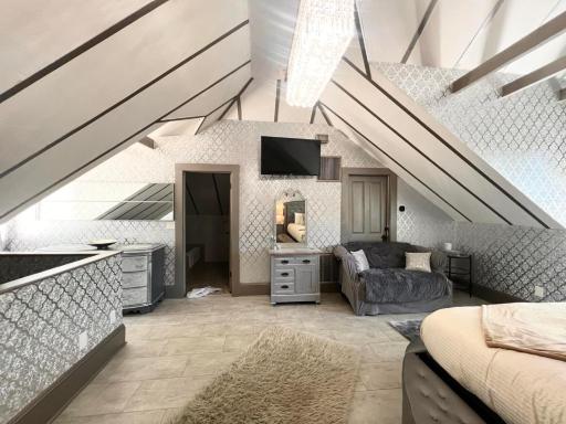 1001 Nights Historic Bed and Breakfast Adults Only - Housity