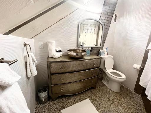1001 Nights Historic Bed and Breakfast Adults Only - Housity