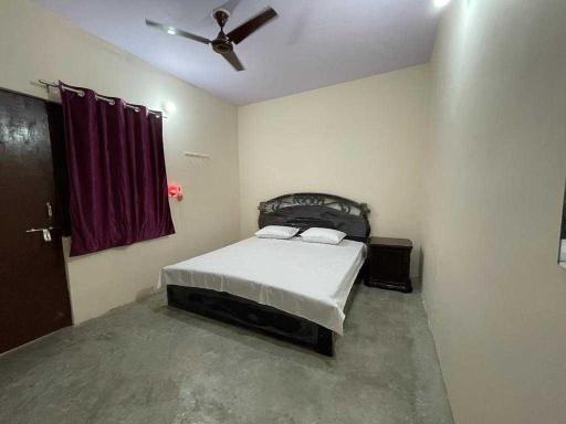 OYO 81075 Rose Hotel - Housity