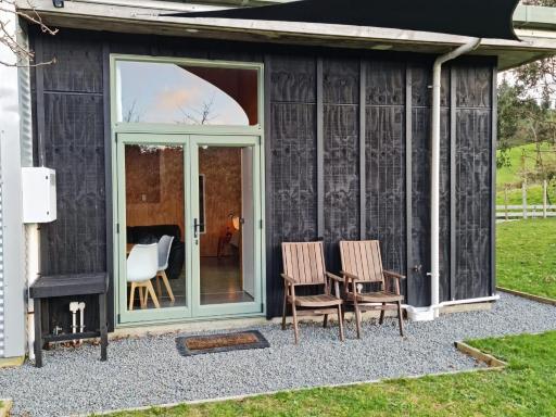 Beautiful Rural Oasis - Housity