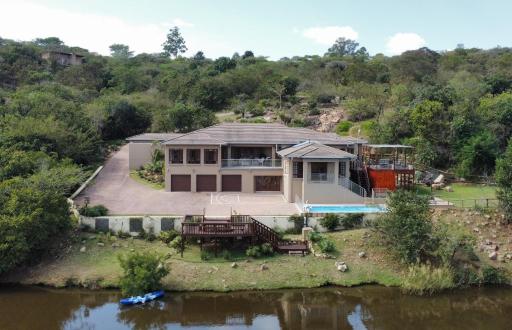 21 Wildfig- Live with Nature with Power Backup - Housity