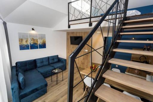 Royal Blue Apartment - Housity