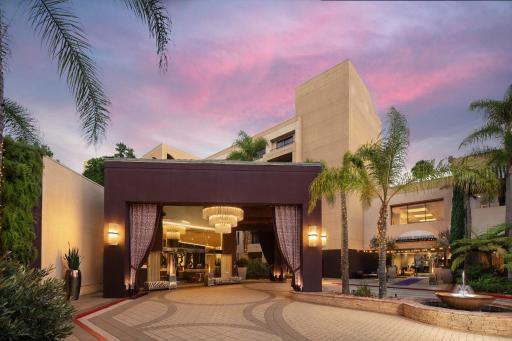 Avenue of the Arts Costa Mesa, a Tribute Portfolio Hotel - Housity