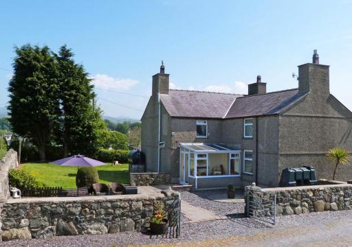 Ffermdy Caernarfon - Housity
