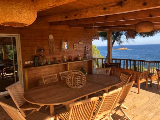 Villa Terra Casanova pieds dans l'eau à 20 mn d Ajaccio - Housity