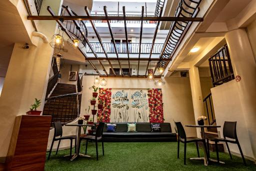 Kiwi Hotel - Hizvo