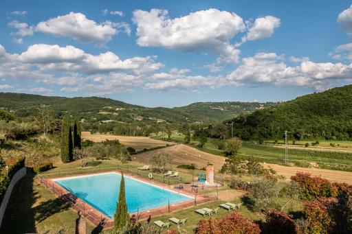 Apartments In Agrutrismo with Pool - Happy.Rentals - Housity
