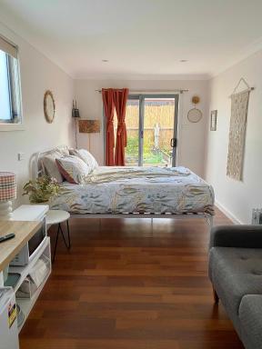 GARDEN CUBBY - The Lakeside Haven - Housity