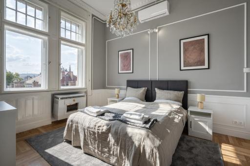 Classical apartment with a modern touch! - Housity