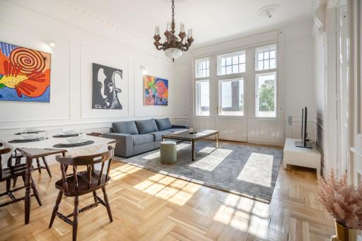 Classical apartment with a modern touch! - Housity