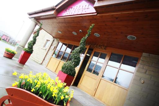 Red Hall Hotel - Housity