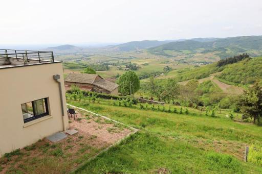 Maison avec vue 180° sur le Beaujolais - Housity