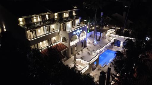 Hotel Vila Hedonija - Housity