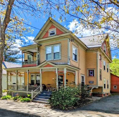 Blooming Inn Shelburne Falls - Housity