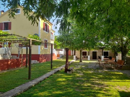 Kuća za odmor Dolovi - Housity