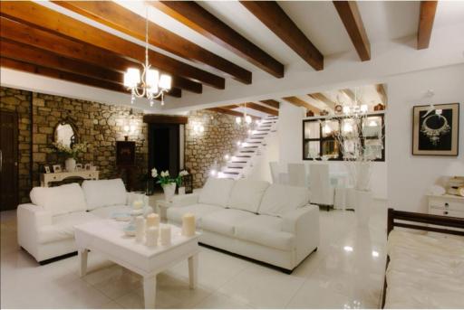 White Diamond Villa - Housity
