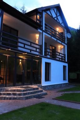 Wild Hunts Lodge Retezat - Housity