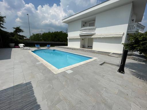 White House - Housity