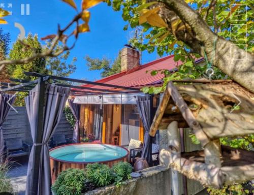 STRÓŻÓWKA SKI&SPA Domek nad rzeką z ogrodem i jacuzzi,narty. - Hizvo