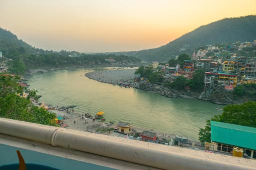 Madpackers Rishikesh Laxman Jhula - Hizvo