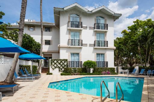 The Capri Inn - Housity