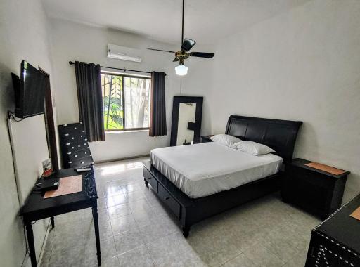 Recámara amplia y cómoda en monterrey - Housity