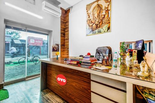 Super OYO Flagship The Bandhanika Residency - Housity