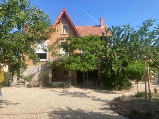 Chez Zabou - Housity