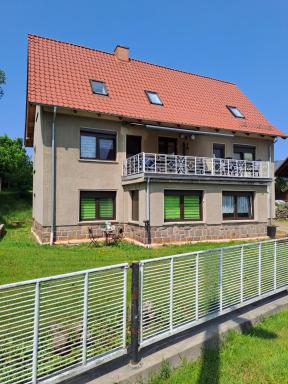 Monteur- und Ferienwohnung in Hainichen - Obergeschoss oder Dachgeschoss - Familie Weber - Housity