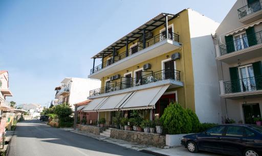 Petania Hotel & Apartments - Housity