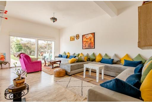 Elaaz Horse Farm - Housity