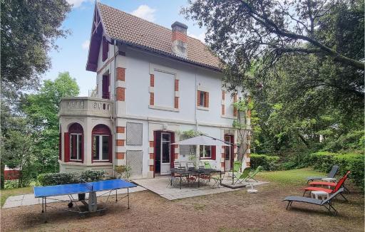 Stunning Home In Saint-Palais-Sur-Mer With Wifi - Housity