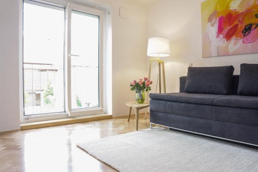 Bright Apartment - Housity