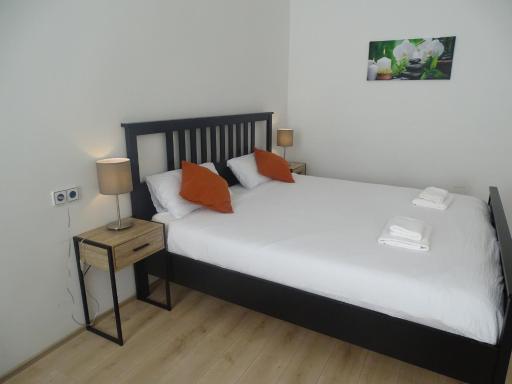 Centre Apartments - Housity
