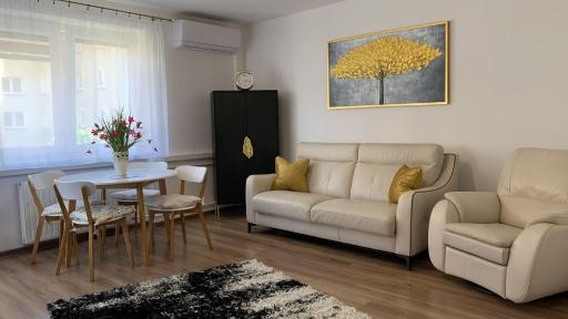 Golden Apartament Legionów - Housity