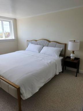 Island View House BnB Self Check-In - Housity