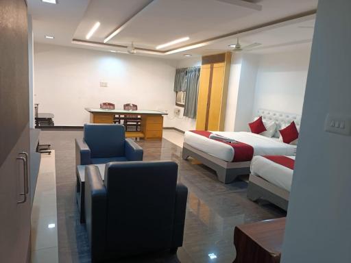 HOTEL BLUE MOON - Housity